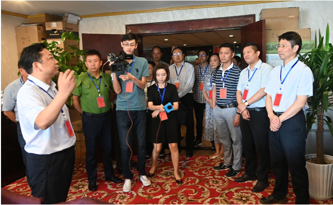 省政協(xié)委員視察省普通高校招生錄取場(chǎng) 省政協(xié)委員視察省普通高校招生錄取場(chǎng)