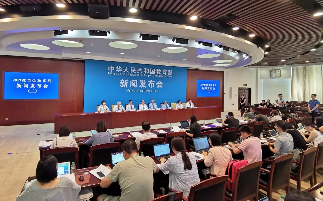 重磅！普通高中思想政治、語文、歷史統(tǒng)編教材將投入使用！有這些新變化~
