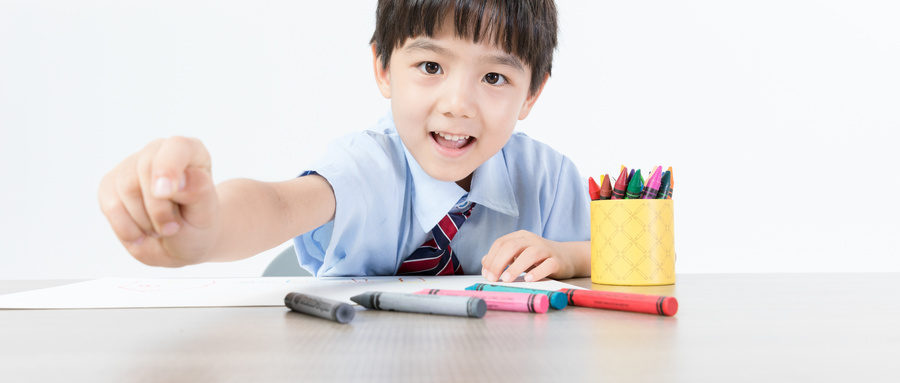 培養(yǎng)一個(gè)心理陽(yáng)光的孩子，教育專家給了九個(gè)建議