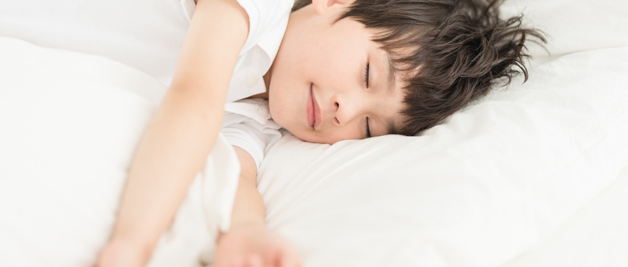 孩子睡眠不足和睡眠充足，差距居然這么大！父母務必要上心